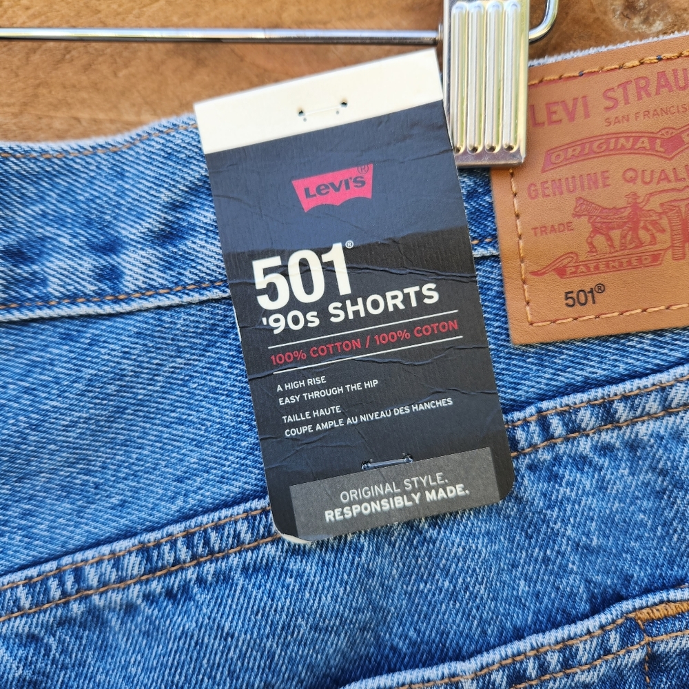 NWT Levi's Light Blue High Rise Women's Jeans - Picture 11 of 11